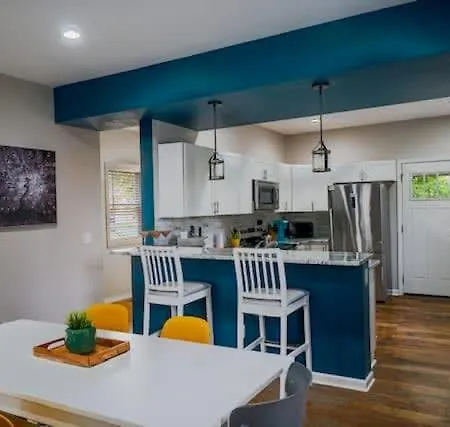 Housepitality - The Lilley Pad - Near Downtown Villa
